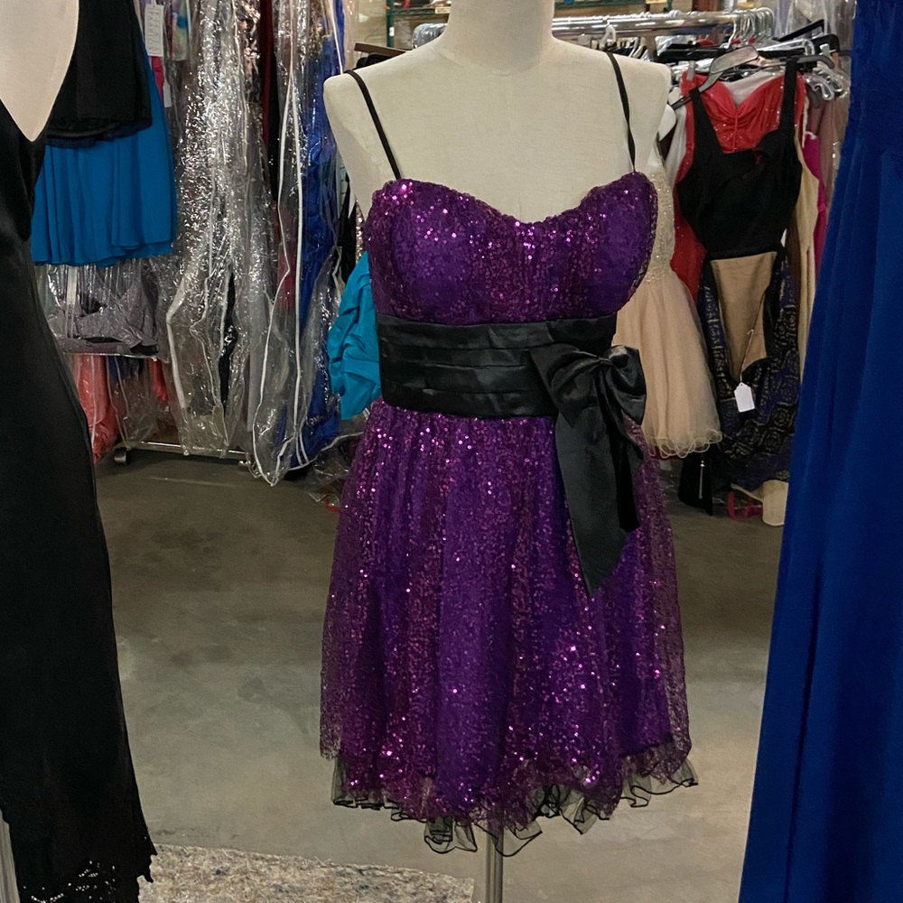 Brand new Jessica short glamour dress, size 7